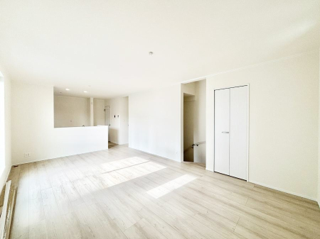 ���r���O ���Ƒ��̓��₩�Șb�����ŕ�܂�閾�邢���r���O