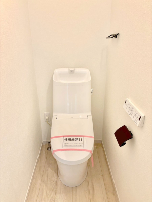 �g�C�� �g�C����1�K��2�K���ꂼ��ɔz�u����Ă��ĂƂĂ��֗��ł��B 