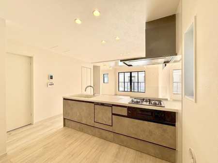 �L�b�`�� �������������I�ɁA�y�����I�V�X�e���L�b�`��  