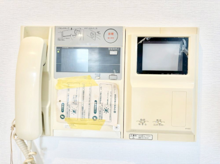 ���̑����� TV���j�^�[�t�C���^�[�t�H�����t���Ă��ăZ�L�����e�B�[��  