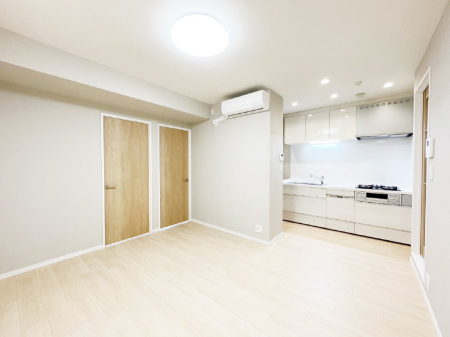 ���r���O ���Ƒ��̓��₩�Șb�����ŕ�܂�閾�邢���r���O