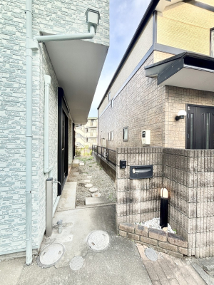  փAv[`ɂ̓v^[ׂċG߂̉ԂłqlĂȂł܂B