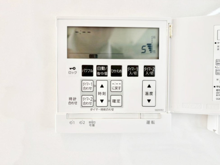 ̑ g[tœ~|J|JBƑ̌ẽXy[XɂȂ܂ˁB