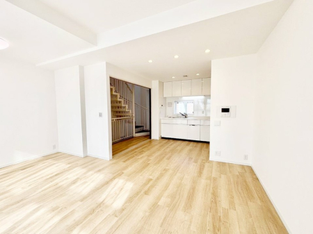 rO Ƒ̓₩Șbŕ܂閾邢rO