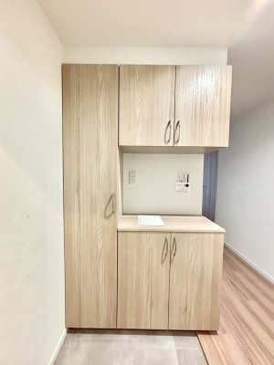 ���̑����� �����Ղ���[�ł���V���[�Y�{�b�N�X�ŉƑ��S���̌C���A���ւ�������B  