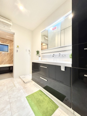 ̑ ̂KԂłB̐gxxCǂg܂B 