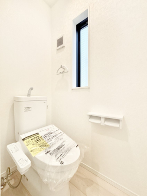 �g�C�� �g�C���͈��S�̂Q�ӏ��I���̃o�^�o�^������S�ł��B 