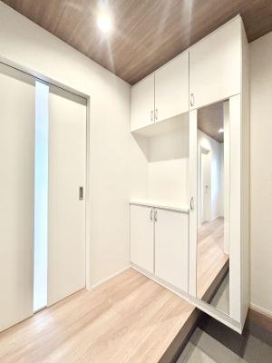 ���̑����� �����Ղ���[�ł���V���[�Y�{�b�N�X�ŉƑ��S���̌C���A���ւ�������B  