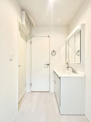 ���ʑ�E���ʏ� ���邢���ʏ��͖����̐g�x�x���y�����ł����Ⴂ�����ł��B