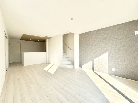 ���r���O �Z�ޕ��̌��������o�����A�C���e���A���l����̂��y���݂ȃ��r���O�ł��I 