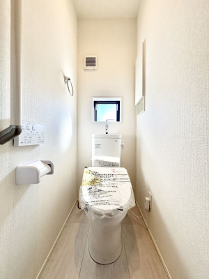 �g�C�� �g�C����1�K��2�K���ꂼ��ɔz�u����Ă��ĂƂĂ��֗��ł��B 