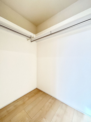 ̑ EH[NCN[[bgtŐԂLpł܂B