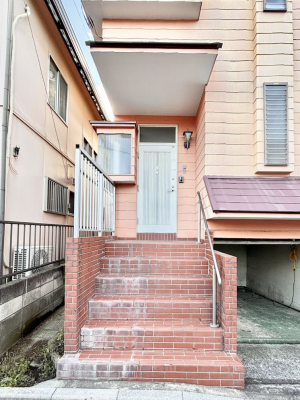  փAv[`ɂ̓v^[ׂċG߂̉ԂłqlĂȂł܂B