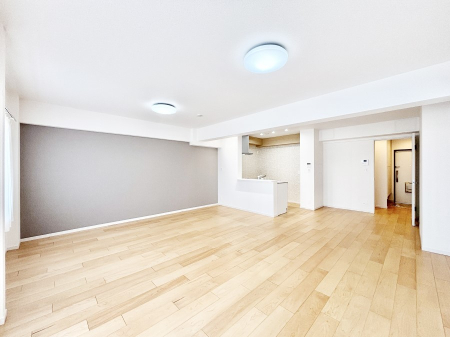 ���r���O ���Ƒ��̓��₩�Șb�����ŕ�܂�閾�邢���r���O