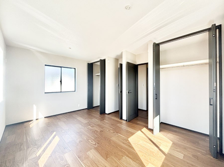 ���̑����� �h�A���N���[�[�b�g2�����t���Ȃ̂�2�����ɕ����ė��p��