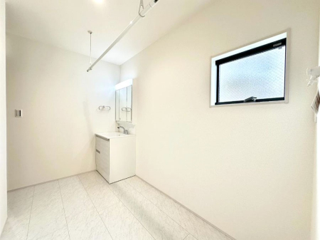 ʑEʏ 邢ʏ͖̐gxxyłႢłB