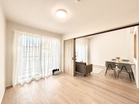 ���̑����� �o���R�j�[���J�������v���X���Ă����m��  