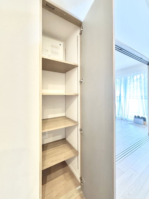 ���̑����� ���r���O���[�B�����Ɏ��[������ƕ����W�܂�LDK���X�b�L���Еt�������ł��ˁB  