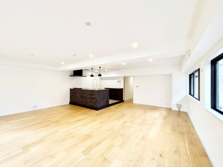 rO Ƒ̓₩Șbŕ܂閾邢rO