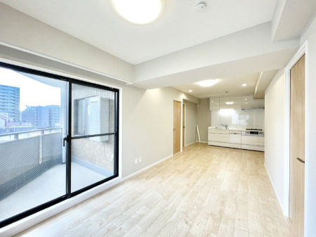 ���r���O ���₩�ȗz���܂�ɕ�܂��A���S�n�̗ǂ����r���O�ŉƑ��c���I