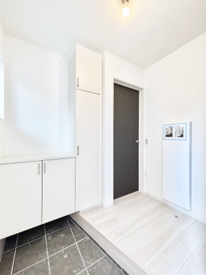 ���� ���ʔ��͂��Ƒ��̎ʐ^��G�߂̃C���e���A�ŏ���I�Ƃ��ĉ��o�ł��܂�