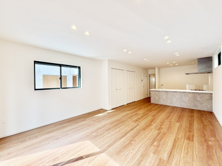 rO Ƒ̓₩Șbŕ܂閾邢rO