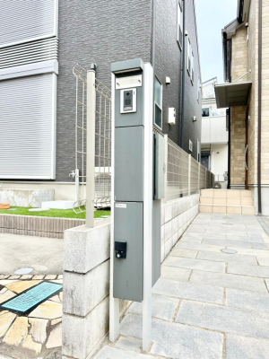 ���̑� �\�D�E�C���^�[�z���E�|�X�g�E��z�a�n�w���ЂƂɏW��B�G���g�����X�ɂȂ��ރV���v���f�U�C���B