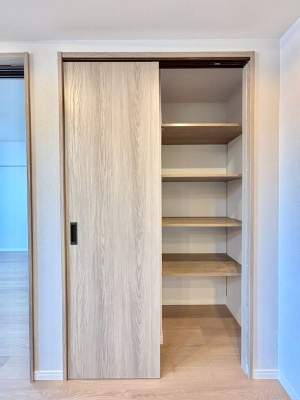 ̑ rO[BɎ[ƕW܂LDKXbLЕtłˁB  