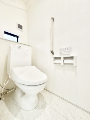 �g�C�� �g�C����1�K��2�K���ꂼ��ɔz�u����Ă��ĂƂĂ��֗��ł��B 