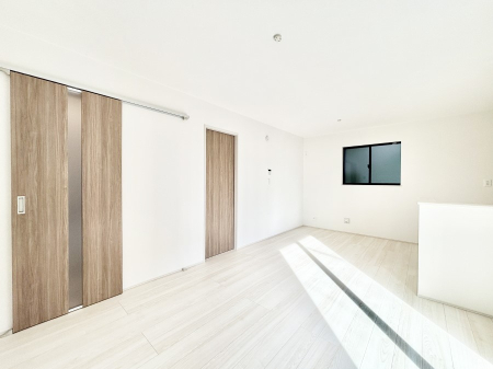 ���r���O �Z�ޕ��̌��������o�����A�C���e���A���l����̂��y���݂ȃ��r���O�ł��I 