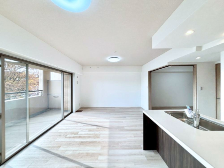 ���̑����� �Ƒ������R�ƏW�܂�e���̃X�y�[�X�ɂȂ肻��  