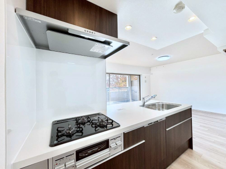 �L�b�`�� �������������I�ɁA�y�����I�V�X�e���L�b�`��