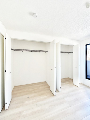 ���[ ��������ߗނ�ו��Ȃǂ̎��[�ɕ֗��ȃN���[�[�b�g�t���ł��B