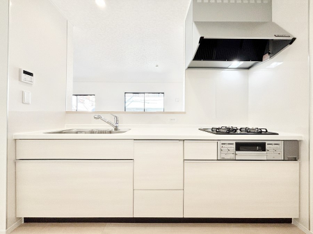 �L�b�`�� ���r���O�ŗV�Ԃ��q�l�������Ȃ��炨�������ł���ΖʃL�b�`��