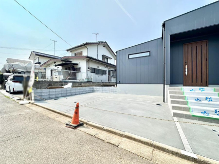  �����Ɍ������Ȃ����ԃX�y�[�X�B