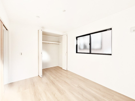 ���[ �N���[�[�b�g�t���Ȃ̂ŋ����Ƃ��Ă����p�ł���3�K�T�[�r�X���[���I