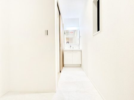 ���̑� ����������z���C�g�J���[����Ƃ��������h���[�X�y�[�X