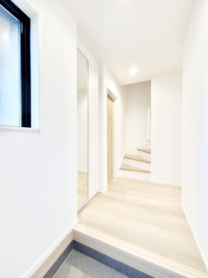 ���� ���Ƒ��₨�q�l���C�����悭���o�}���ł��鉸�₩�ȕ��͋C�̌��ւł��B