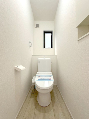 �g�C�� �g�C����1�K��2�K���ꂼ��ɔz�u����Ă��ĂƂĂ��֗��ł��B 