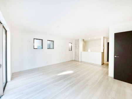 ���r���O �Z�ޕ��̌��������o�����A�C���e���A���l����̂��y���݂ȃ��r���O�ł��I