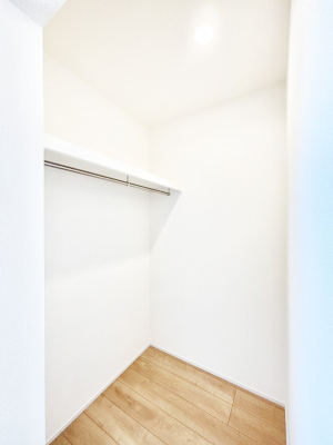 ���̑� �G�ߕ��̈ߗނ��X�b�L�����[�ł���E�H�[�N�C���N���[�[�b�g