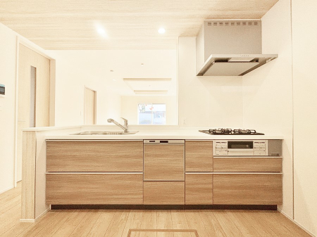 �L�b�`�� ���r���O�ŗV�Ԃ��q�l�������Ȃ��炨�������ł���ΖʃL�b�`��