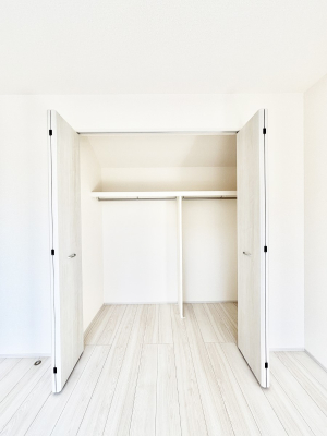 ���[ ��������ߗނ�ו��Ȃǂ̎��[�ɕ֗��ȃN���[�[�b�g�t���ł��B