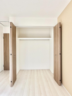 ���[ �m���̃N���[�[�b�g�B���s��������̂Ō���̈ߗނ�����������܂�܂��B