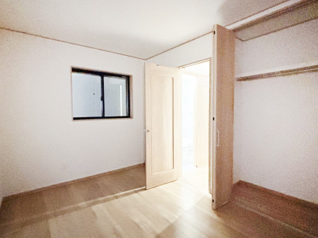 ̑ 1K̔[˂͎[͂AƂĂpł܂B  