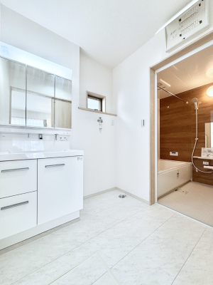 ̑ Ă̂ŎC̑ꏊłC\s܂B̐gxxCǂI