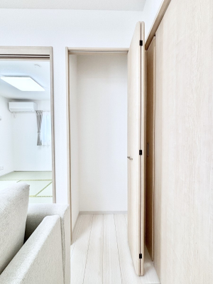 ̑ rO[BɎ[ƕW܂LDKXbLЕtłˁB  