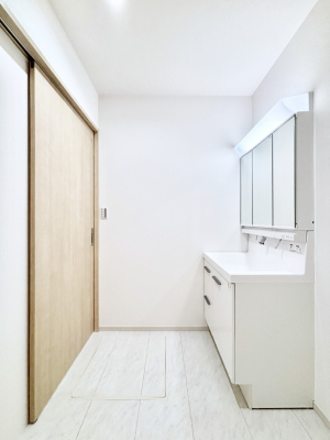 ʑEʏ [͂Ƌ@\ɗDꂽʉϑ