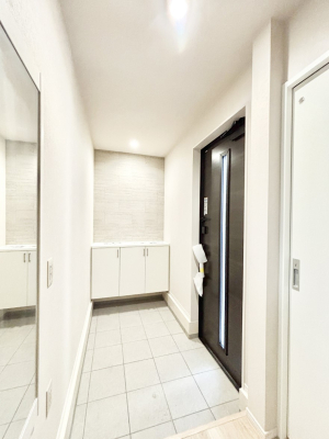 ���� ���ʔ��͂��Ƒ��̎ʐ^��G�߂̃C���e���A�ŏ���I�Ƃ��ĉ��o�ł��܂�