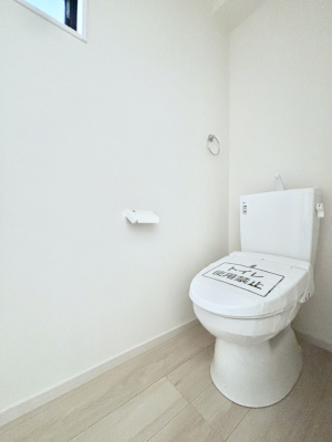 �g�C�� �g�C����1�K��2�K���ꂼ��ɔz�u����Ă��ĂƂĂ��֗��ł��B 